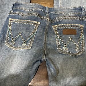 women’s blue wrangler retro jeans